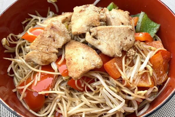 Mhee Pad Gai